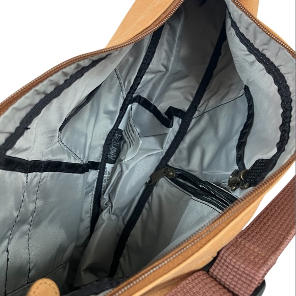 L.L. Bean Sling Style Crossbody Backpack AmeriBag Healthy Back Leather - Picture 3 of 6